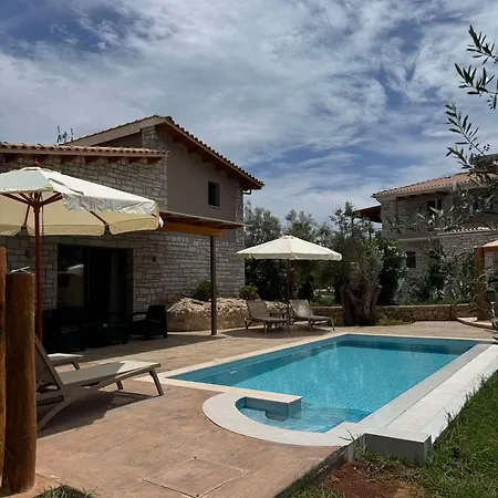 Villa Iris Complex Frínion