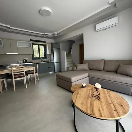 Villa Iris Complex *