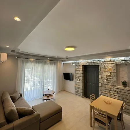 Iris Complex Villa Frínion