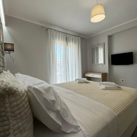 Villa Iris Complex Frínion