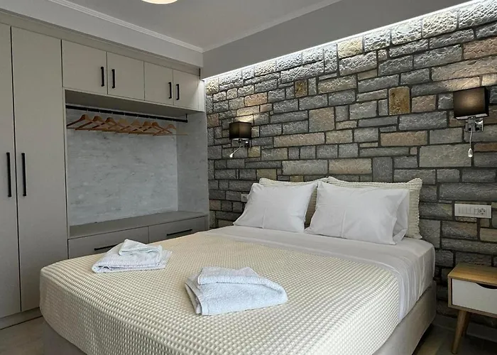 Iris Complex Villa *