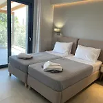 Iris Complex Villa *