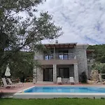 Villa Iris Complex