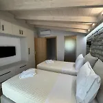 Iris Complex Villa *