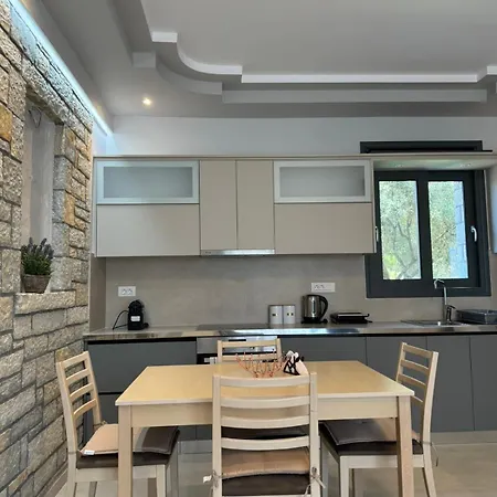 Villa Iris Complex
