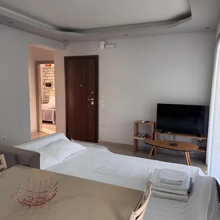 Villa Iris Complex *