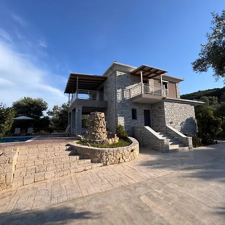 Villa Iris Complex *