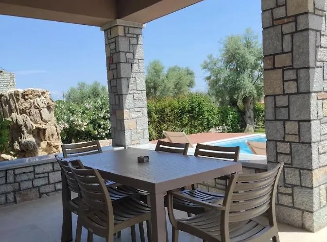 Iris Complex Vilă *