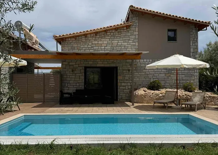 Iris Complex Vilă *