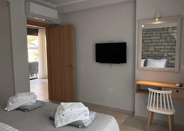 Iris Complex Vilă *